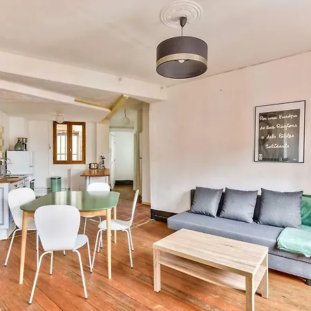 Spacious *3 Min From Capitole* *