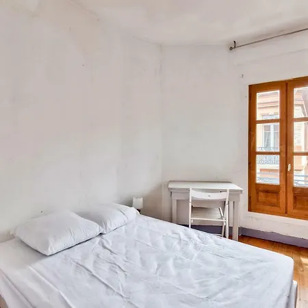 Spacious *3 Min From Capitole*